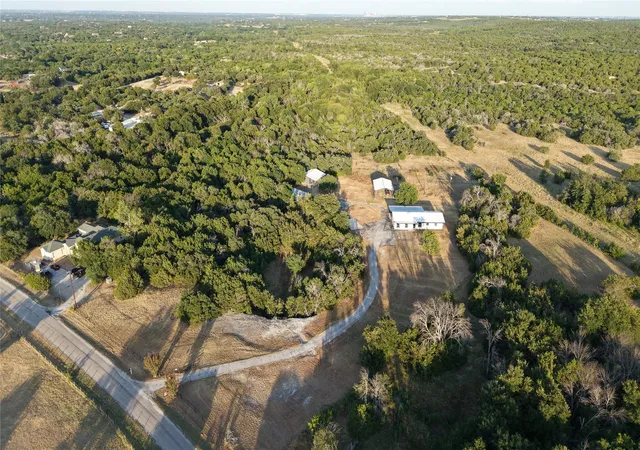 Photo 2 of Single family home for sale at 170 High Ridge Dr, Azle, TX 76020 | MLS# 21162999 | Listing updated on 2026-09-30