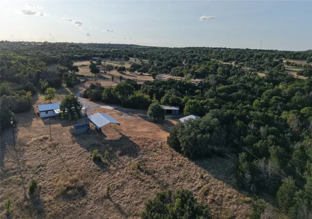 Photo 3 of Single family home for sale at 170 High Ridge Dr, Azle, TX 76020 | MLS# 21162999 | Listing updated on 2026-09-30