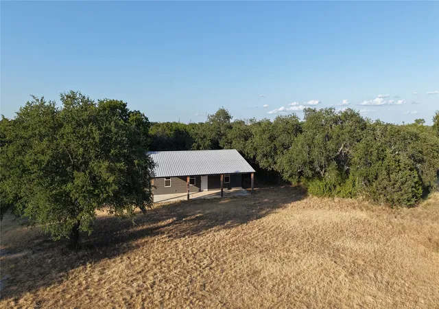 Photo 3 of Single family home for sale at 170 High Ridge Dr, Azle, TX 76020 | MLS# 21162999 | Listing updated on 2026-09-30