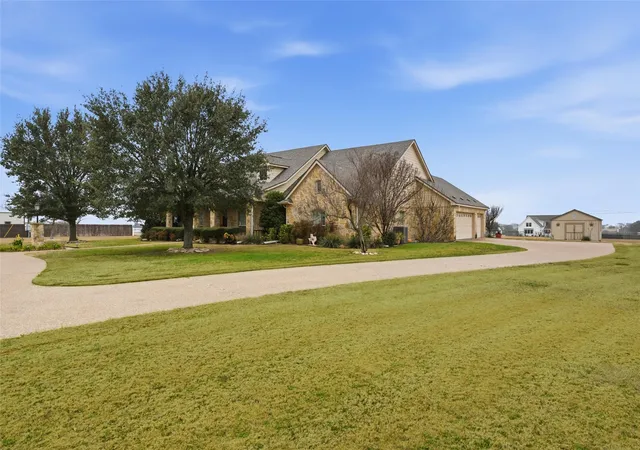 Homes for sale in Lorena, TX | 504 Casa Del Rancho Rd, Lorena, TX 76655 | MLS# 21162773