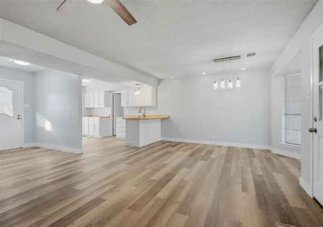 Photo 4 of Sale Pending at 4805 Park Ave, Sherman, TX 75092 | MLS# 21161620 | Listing updated on 2026-09-18