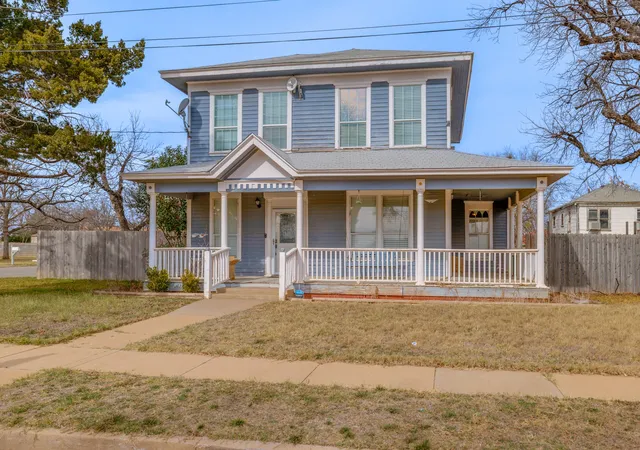 Homes for sale in Coleman, TX | 720 W Pecan St, Coleman, TX 76834 | MLS# 21161552