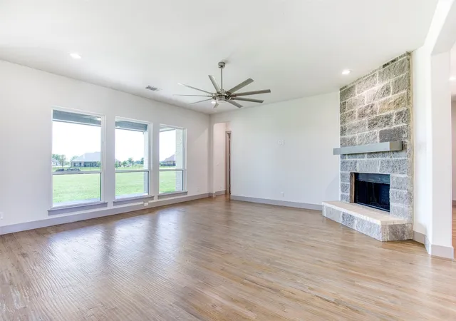 Photo 3 of Single family home for sale at 1333 Canyon Lake Rd, Wills Point, TX 75169 | MLS# 21163762 | Listing updated on 2026-07-10