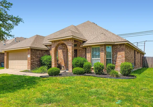 Homes for sale in Forney, TX | 1119 Leafy Glade Rd, Forney, TX 75126 | MLS# 21163756