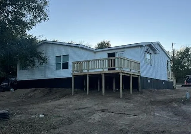 Photo 2 of Manufactured home for sale at 109 Canyon Valley Ct, Weatherford, TX 76085 | MLS# 21163872 | Listing updated on 2026-10-06