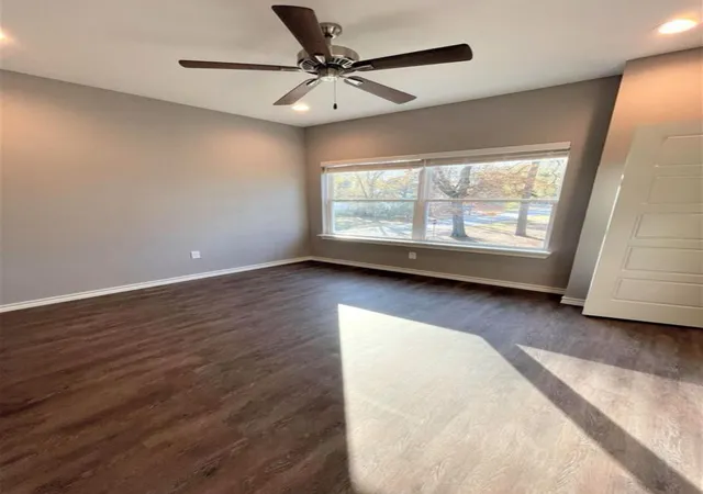 Photo 4 of Multi family home for sale at 806 W 32Nd St, Texarkana, TX 75503 | MLS# 21133419 | Listing updated on 2026-07-09