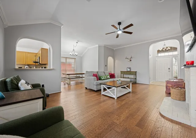 Photo 4 of Sale Pending at 6716 Stockton Dr, Fort Worth, TX 76132 | MLS# 21163448 | Listing updated on 2026-07-16