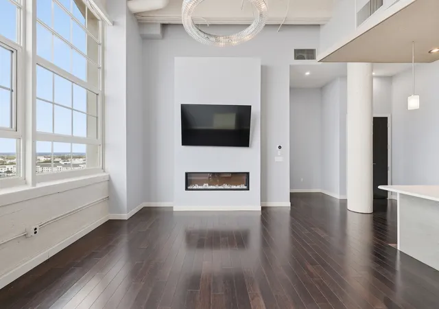 2nd image of 2600 W 7th St #1827, Fort Worth, TX 76107 | MLS# 21158841
