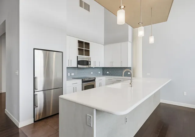 Photo 3 of Condo for sale at 2600 W 7Th St #1827, Fort Worth, TX 76107 | MLS# 21158841 | Listing updated on 2026-09-19