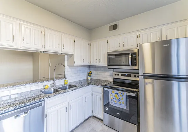 Homes for sale in Richardson, TX | 875 Dublin Dr #B, Richardson, TX 75080 | MLS# 21164533