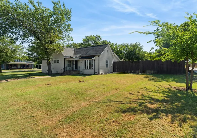 Homes for sale in Ferris, TX | 108 N Baker St, Ferris, TX 75125 | MLS# 21164730