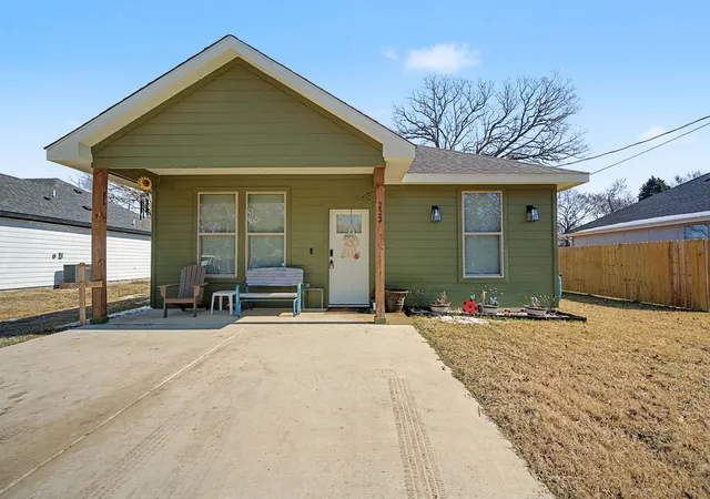 Homes for sale in Malakoff, TX | 223 Harris Blvd, Malakoff, TX 75148 | MLS# 21160418