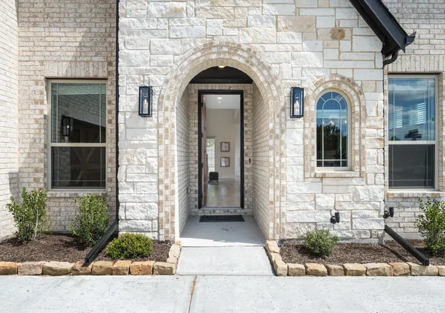 Photo 3 of Sale Pending at 3433 Nightingale Ln, Midlothian, TX 76065 | MLS# 21164783 | Listing updated on 2026-07-20