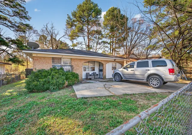 Photo 3 of Single family home for sale at 2791 Kelsey St, Shreveport, LA 71107 | MLS# 21164947 | Listing updated on 2026-08-18