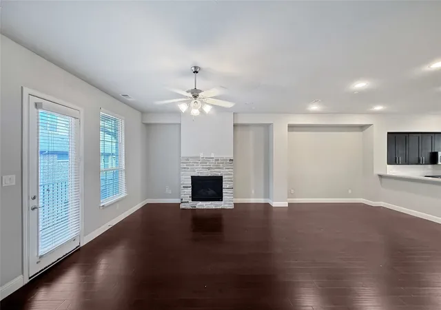 Photo 4 of Townhouse for sale at 573 W Royal Ln, Irving, TX 75039 | MLS# 21163478 | Listing updated on 2026-09-30