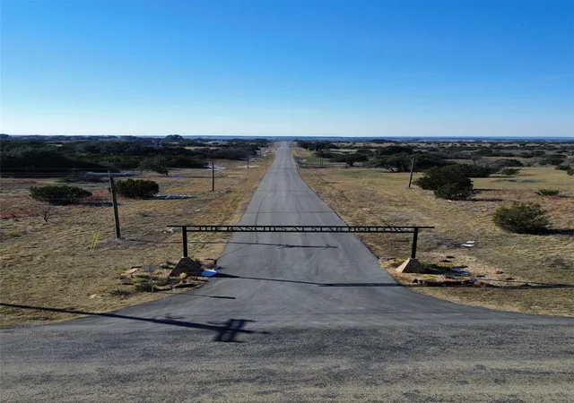 Homes for sale in Lipan, TX | 145 Gilmore Ct, Lipan, TX 76462 | MLS# 21164495