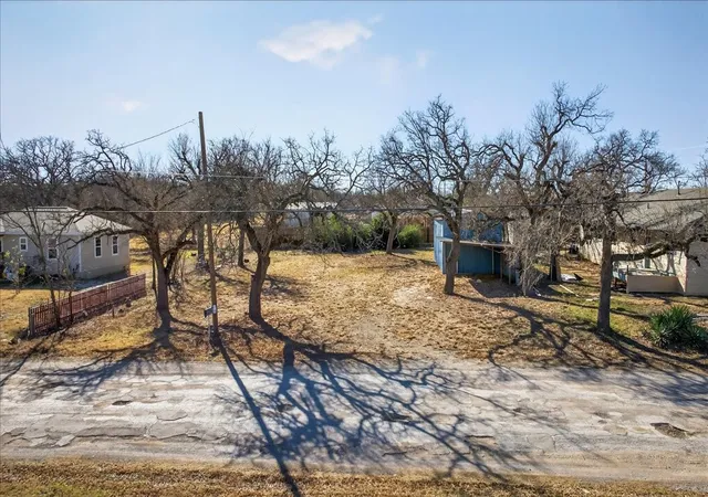 Homes for sale in Jacksboro, TX | 1117 W Live Oak St, Jacksboro, TX 76458 | MLS# 21165223