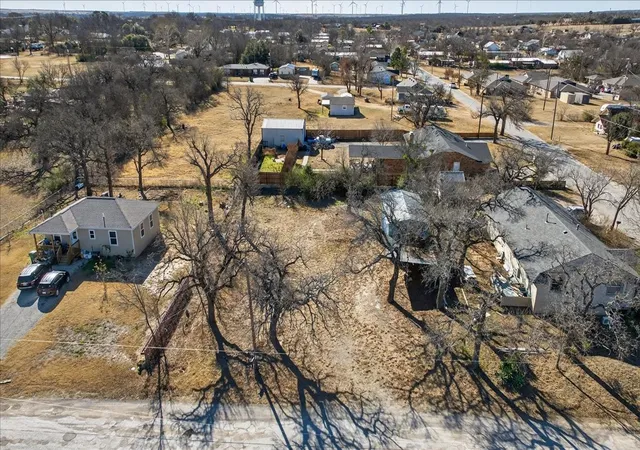 Homes for sale in Jacksboro, TX | 1117 W Live Oak St, Jacksboro, TX 76458 | MLS# 21165223