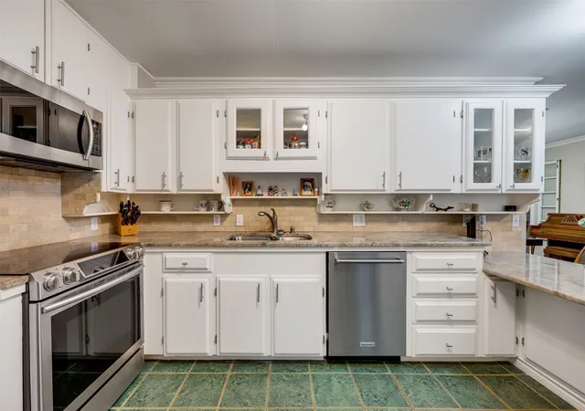 Photo 3 of Sale Pending at 23126 J E B Cir, Frankston, TX 75763 | MLS# 21165155 | Listing updated on 2026-07-20