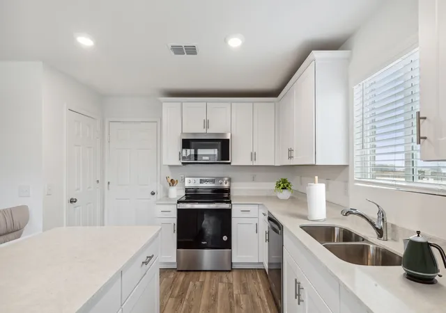 Photo 2 of Sale Pending at 7502 Fenton Pkwy, Pilot Point, TX 76258 | MLS# 21165273 | Listing updated on 2026-07-27