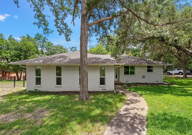Homes for sale in Woodway, TX | 9730 Timberview Dr, Woodway, TX 76712 | MLS# 21165379