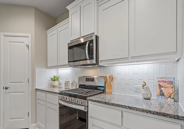 Photo 4 of Sale Pending at 721 Bushman Dr, Fort Worth, TX 76008 | MLS# 21164984 | Listing updated on 2026-07-06