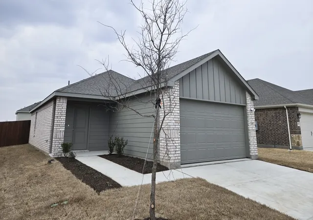 Homes for sale in Leonard, TX | 205 Choctaw Dr, Leonard, TX 75452 | MLS# 21165752