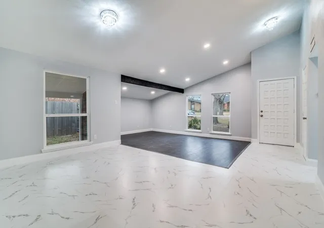Photo 2 of Single family home for sale at 4312 Crestover Dr, Mesquite, TX 75150 | MLS# 21165716 | Listing updated on 2026-08-24