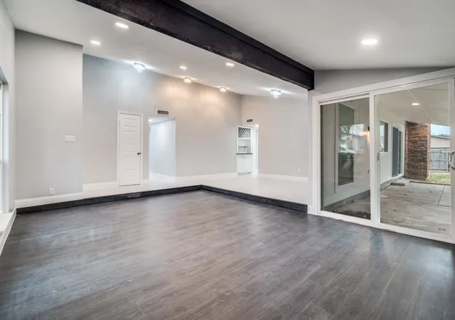 Photo 3 of Single family home for sale at 4312 Crestover Dr, Mesquite, TX 75150 | MLS# 21165716 | Listing updated on 2026-08-24