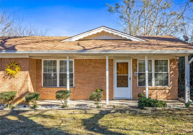 Homes for sale in Denison, TX | 112 N Imperial Dr, Denison, TX 75020 | MLS# 21165786