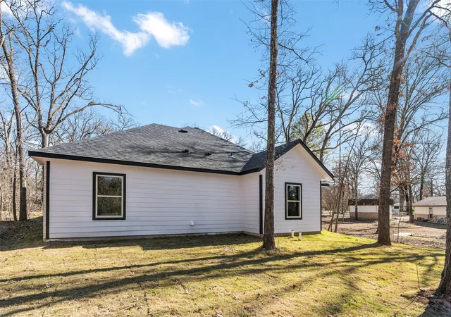 Photo 4 of Sale Pending at 227 Quail Run Rd, Trinidad, TX 75163 | MLS# 21157695 | Listing updated on 2026-07-13