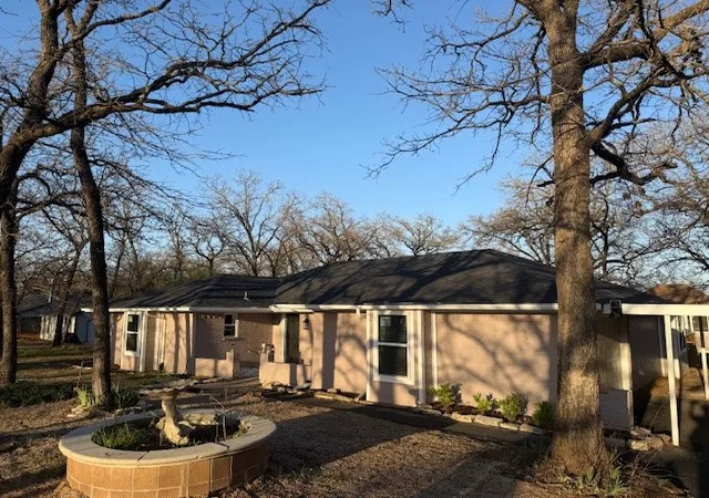 Photo 2 of Sale Pending at 129 Oak Trl, Burleson, TX 76028 | MLS# 21164341 | Listing updated on 2026-08-04
