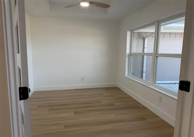 Photo 3 of Sale Pending at 129 Oak Trl, Burleson, TX 76028 | MLS# 21164341 | Listing updated on 2026-08-04