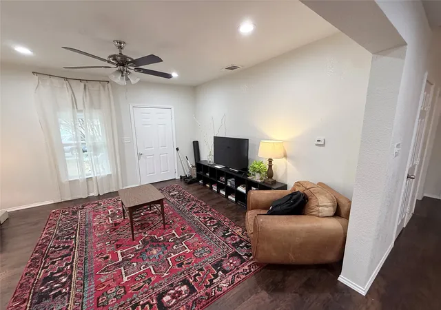 Photo 3 of Single family home for sale at 807 Kaufman St, Waxahachie, TX 75165 | MLS# 21166211 | Listing updated on 2026-08-24