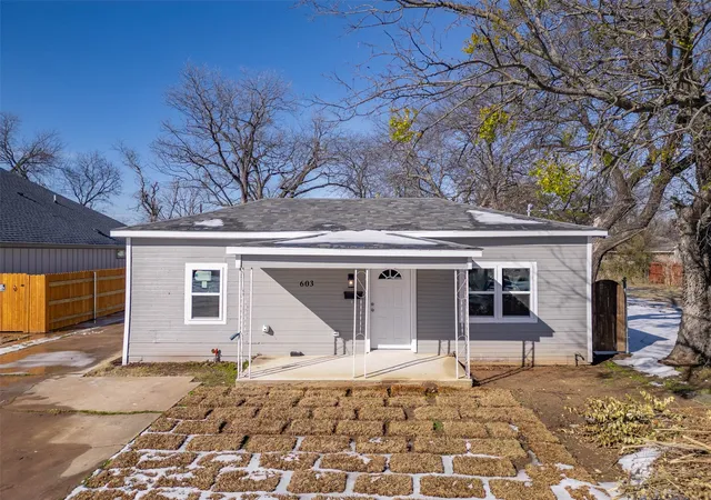 Homes for sale in Cleburne, TX | 603 E Willingham St, Cleburne, TX 76031 | MLS# 21164527