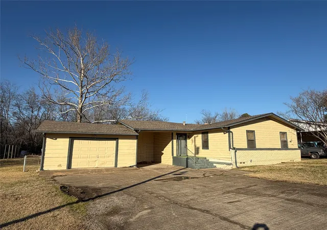 1st image of 234 Texas St, Wills Point, TX 75169 | MLS# 21154031