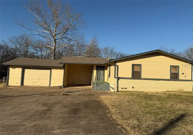 2nd image of 234 Texas St, Wills Point, TX 75169 | MLS# 21154031