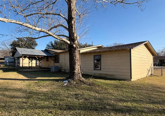 5th image of 234 Texas St, Wills Point, TX 75169 | MLS# 21154031
