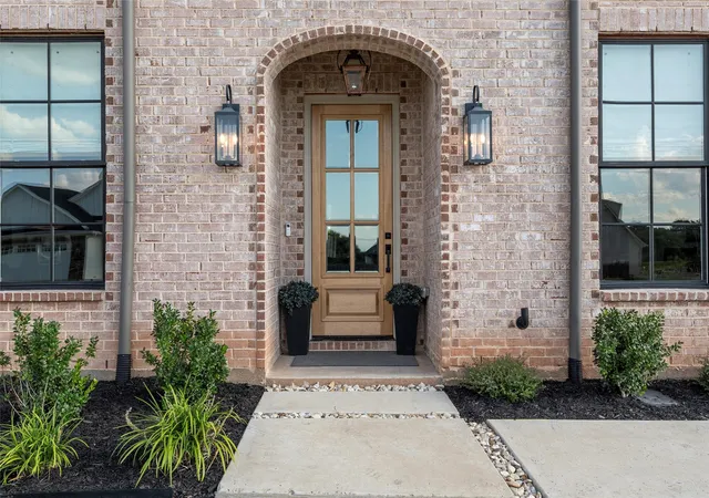 Photo 1 of Single family home for sale at 12014 Kenai Cir, Woodway, TX 76712 | MLS# 21151980 | Listing updated on 2026-08-24