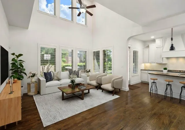 Photo 3 of Single family home for sale at 811 Otto Dr, Allen, TX 75013 | MLS# 21161566 | Listing updated on 2026-09-30