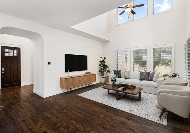 Photo 3 of Single family home for sale at 811 Otto Dr, Allen, TX 75013 | MLS# 21161566 | Listing updated on 2026-09-30