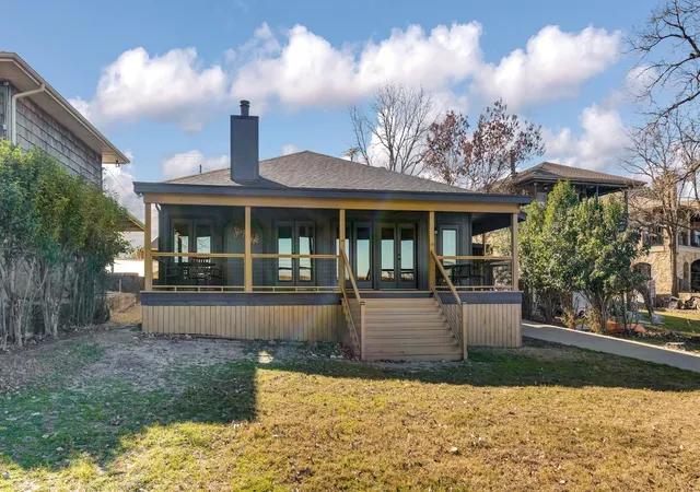 Photo 2 of Single family home for sale at 1004 W Lake Dr, Weatherford, TX 76087 | MLS# 21166190 | Listing updated on 2026-08-18