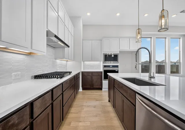 Photo 3 of Single family home for sale at 7812 Switchwood Ln, Fort Worth, TX 76123 | MLS# 21166508 | Listing updated on 2026-09-29