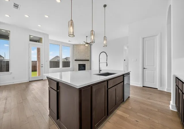 Photo 4 of Single family home for sale at 7812 Switchwood Ln, Fort Worth, TX 76123 | MLS# 21166508 | Listing updated on 2026-09-29