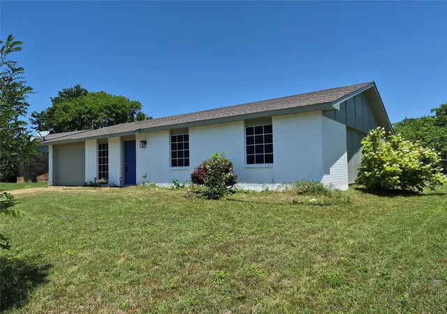 Homes for sale in Cedar Hill, TX | 117 Yorkshire Dr, Cedar Hill, TX 75104 | MLS# 21167030