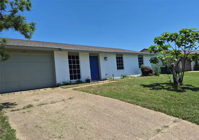Homes for sale in Cedar Hill, TX | 117 Yorkshire Dr, Cedar Hill, TX 75104 | MLS# 21167030