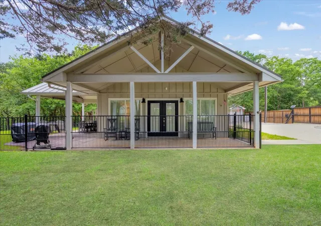 Homes for sale in Pottsboro, TX | 10 Holland St, Pottsboro, TX 75076 | MLS# 21165573