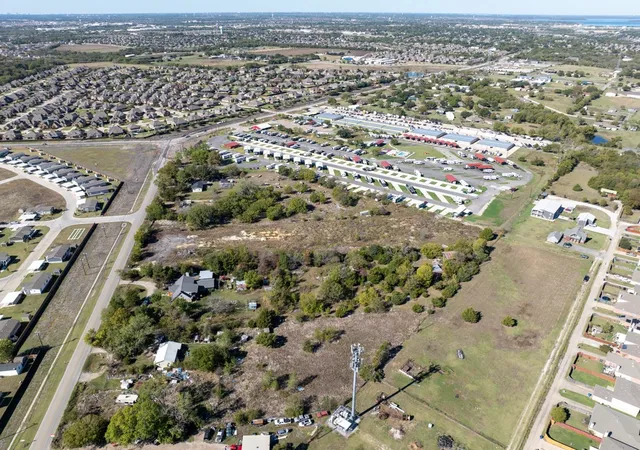 Photo 2 of Sale Pending at 2033 Vinson Rd, Wylie, TX 75098 | MLS# 21167168 | Listing updated on 2026-08-03