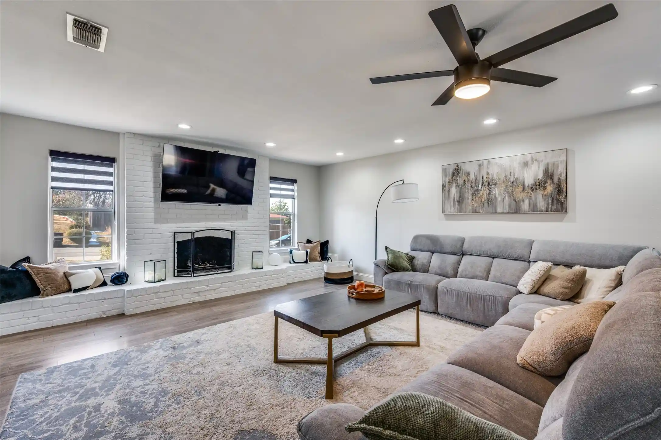 Photo 1 of Sale Pending at 348 Thompson St, Fort Worth, TX 76134 | MLS# 21166072 | Listing updated on 2026-05-27