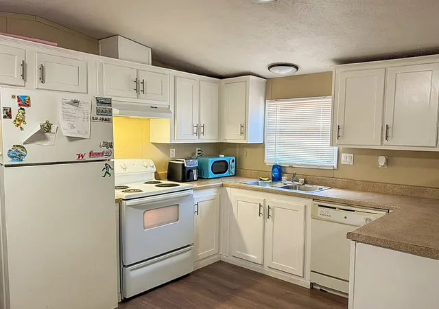 Photo 3 of Manufactured home for sale at 140 Private Road 1708, Stephenville, TX 76401 | MLS# 21167479 | Listing updated on 2026-09-26